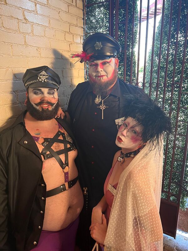 Show Me Leather - City of Fountains Sisters